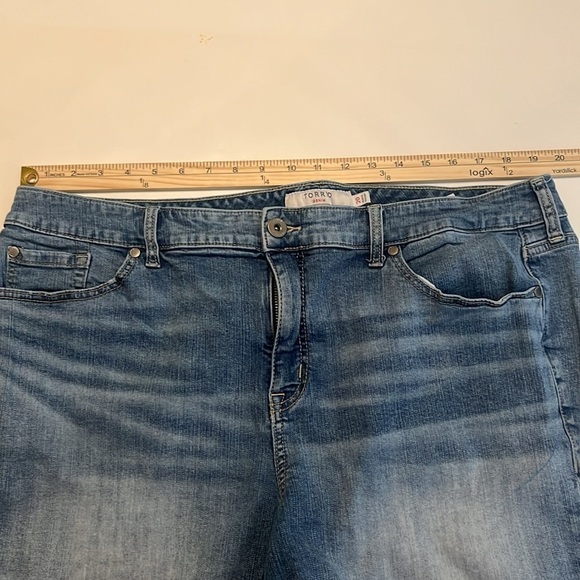 Torrid 5 Inch Vintage Stretch High-Rise Short Size 20 - Picture 4 of 12